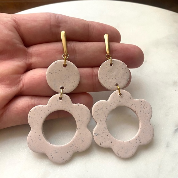 Handmade Polymer Clay Beige Floral Earrngs - Picture 1 of 2